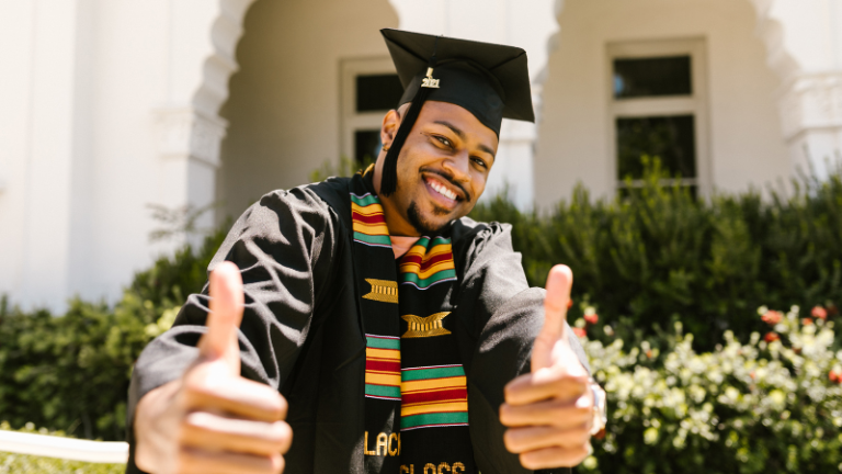 20 Thoughtful Graduation Gift Ideas for College Students